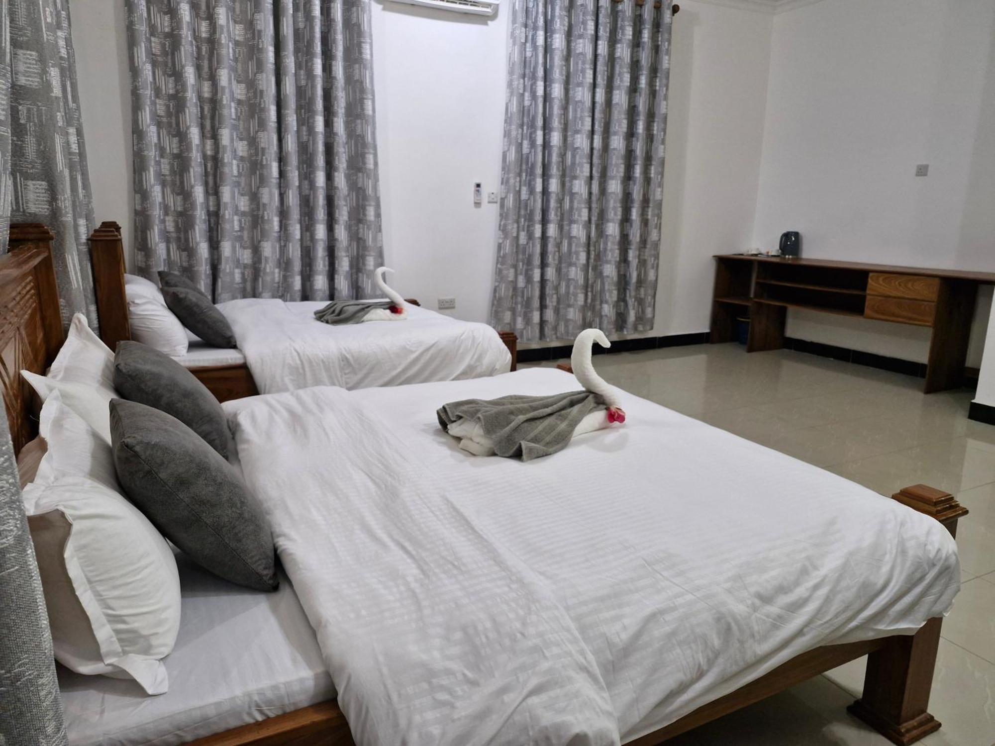 64 Zenj House Luxury Airport B&B Mbweni Exterior foto